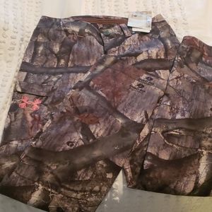 Womens under armour mossy oak size 2